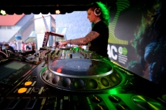 06SharinSkank004