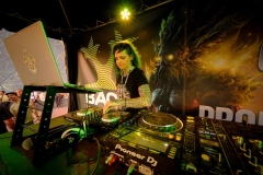 06SharinSkank005